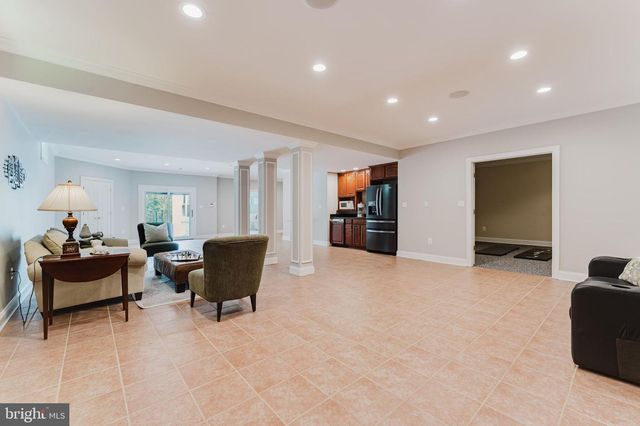 9772 THORN BUSH DR, Fairfax Station, VA 22039