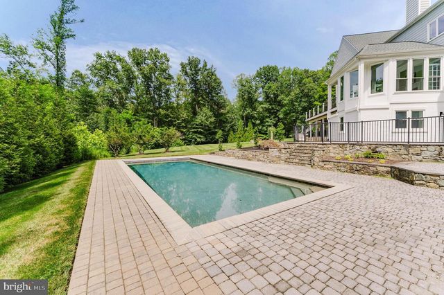 9772 THORN BUSH DR, Fairfax Station, VA 22039