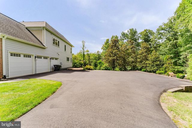 9772 THORN BUSH DR, Fairfax Station, VA 22039