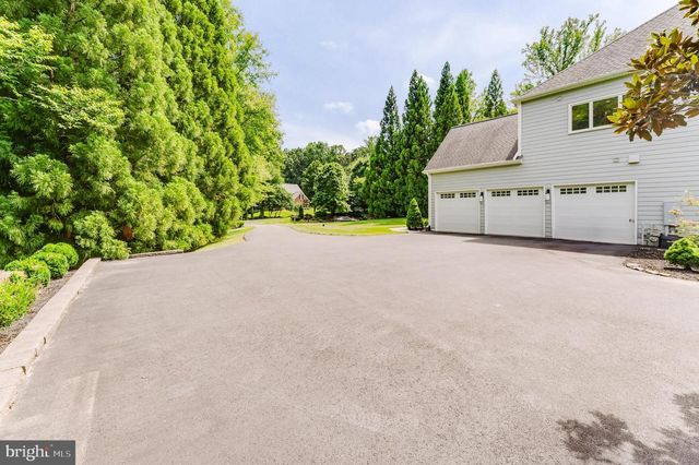 9772 THORN BUSH DR, Fairfax Station, VA 22039