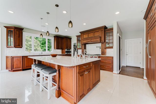 9772 THORN BUSH DR, Fairfax Station, VA 22039