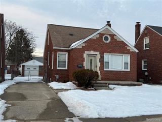 15545 Sprenger Avenue, Eastpointe, MI 48021