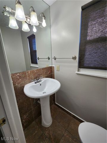 2452 Bromley Road, University Heights, OH 44118