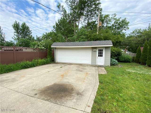 2452 Bromley Road, University Heights, OH 44118