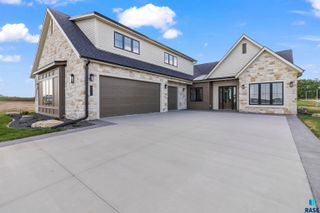 3416 E Bronze Ln Lane, Sioux Falls, SD 57110