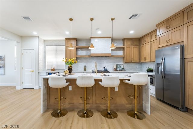 8584 South Garnet Lake Avenue, Las Vegas, NV 89113