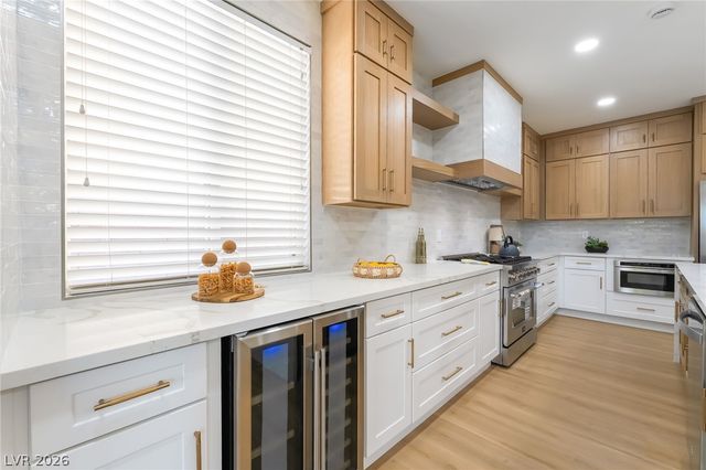 8584 South Garnet Lake Avenue, Las Vegas, NV 89113