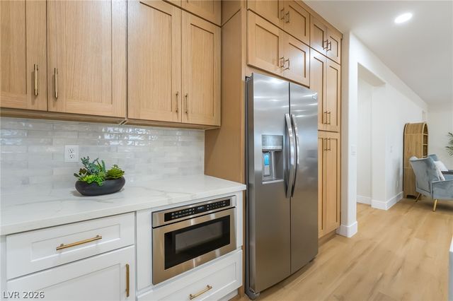 8584 South Garnet Lake Avenue, Las Vegas, NV 89113