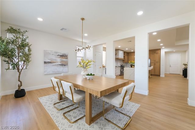 8584 South Garnet Lake Avenue, Las Vegas, NV 89113