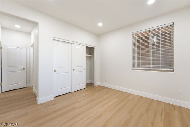8584 South Garnet Lake Avenue, Las Vegas, NV 89113