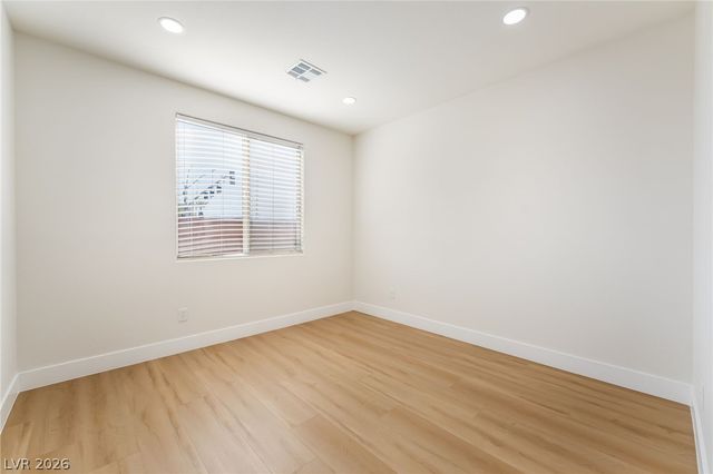 8584 South Garnet Lake Avenue, Las Vegas, NV 89113