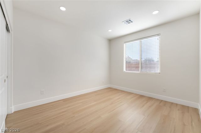 8584 South Garnet Lake Avenue, Las Vegas, NV 89113