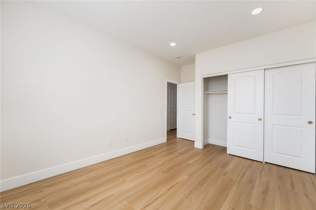 8584 South Garnet Lake Avenue, Las Vegas, NV 89113