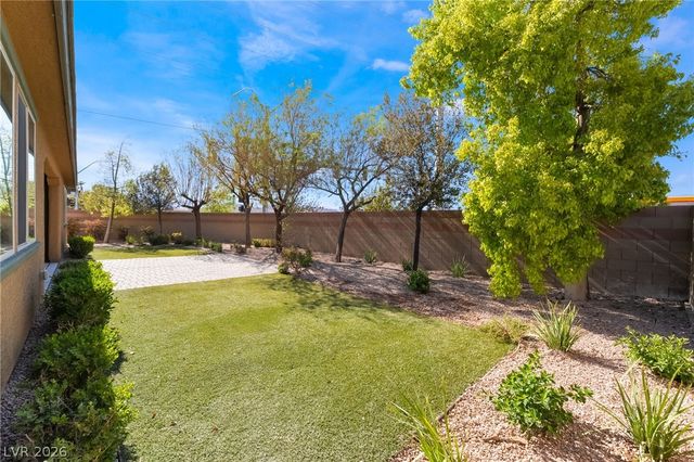 8584 South Garnet Lake Avenue, Las Vegas, NV 89113