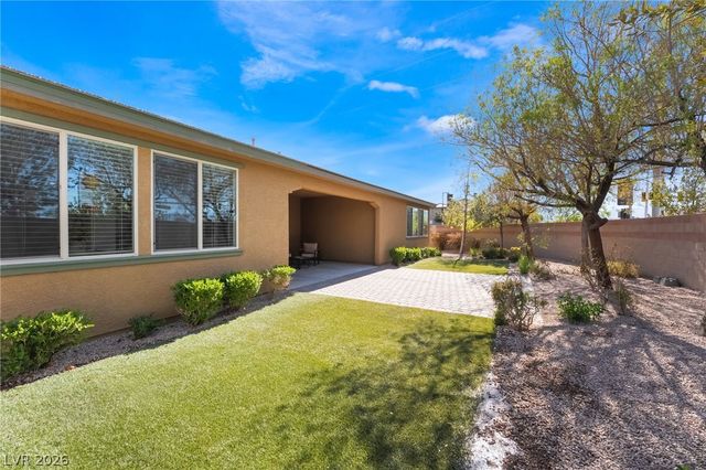 8584 South Garnet Lake Avenue, Las Vegas, NV 89113