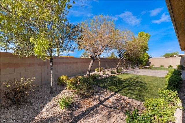 8584 South Garnet Lake Avenue, Las Vegas, NV 89113