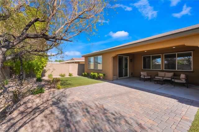 8584 South Garnet Lake Avenue, Las Vegas, NV 89113