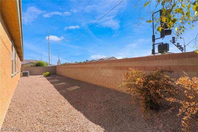 8584 South Garnet Lake Avenue, Las Vegas, NV 89113