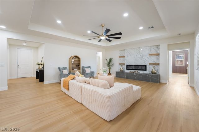 8584 South Garnet Lake Avenue, Las Vegas, NV 89113