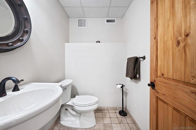 27720 Saunders Meadow Rd, Idyllwild, CA 92549