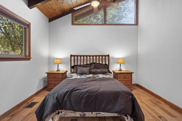 27720 Saunders Meadow Rd, Idyllwild, CA 92549