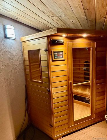 27720 Saunders Meadow Rd, Idyllwild, CA 92549