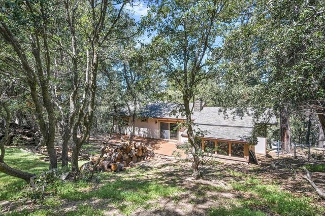 27720 Saunders Meadow Rd, Idyllwild, CA 92549