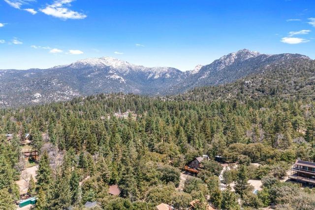 27720 Saunders Meadow Rd, Idyllwild, CA 92549