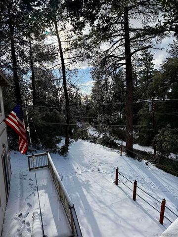27720 Saunders Meadow Rd, Idyllwild, CA 92549