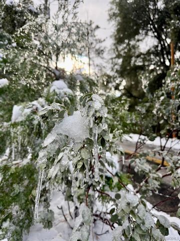 27720 Saunders Meadow Rd, Idyllwild, CA 92549