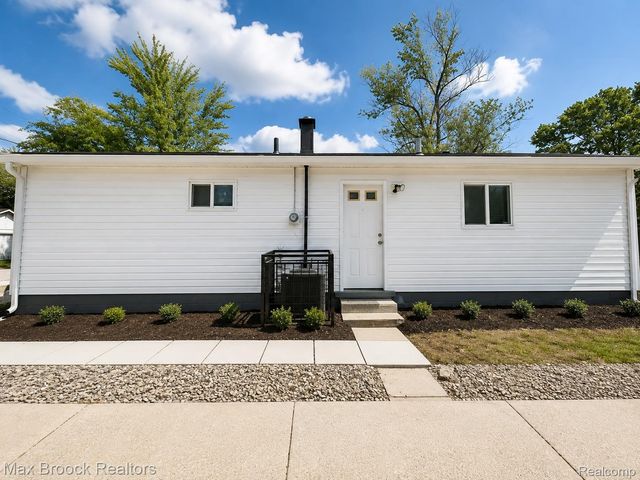 11418 Yosemite Street, Detroit, MI 48204