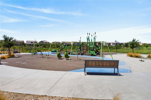 590 Colorado Drive, Rialto, CA 92377