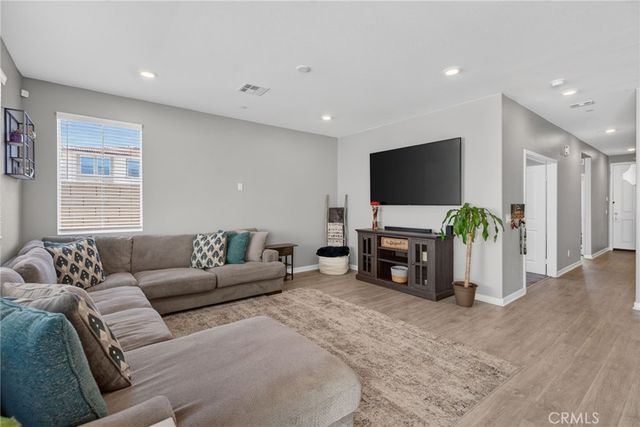 590 Colorado Drive, Rialto, CA 92377