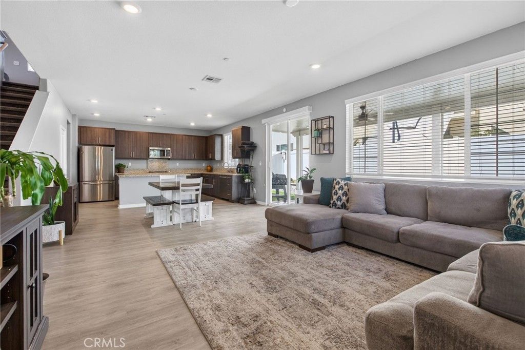 Image 11 of property listing at 590 Colorado Drive, Rialto, CA 92377