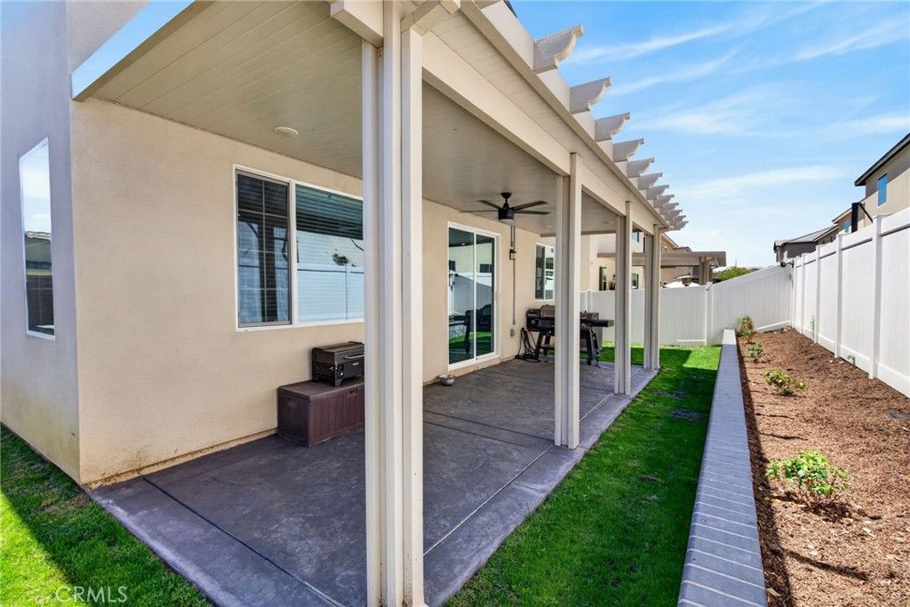 Image 29 of property listing at 590 Colorado Drive, Rialto, CA 92377