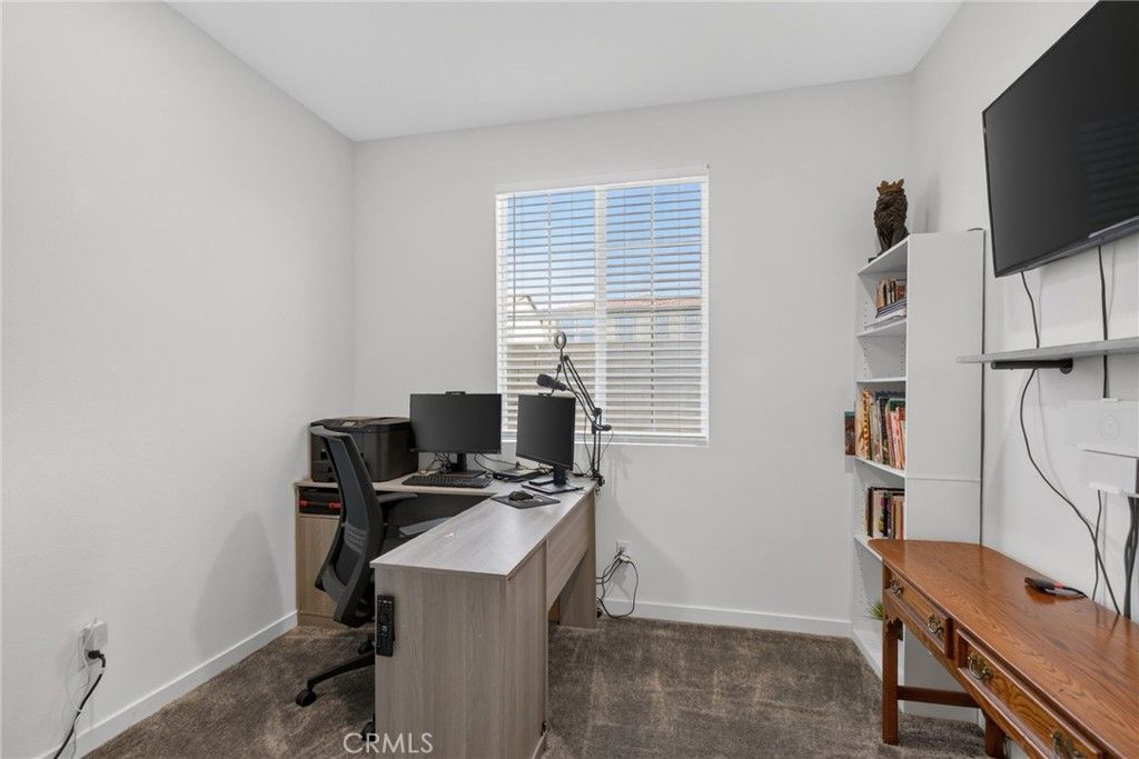 Image 8 of property listing at 590 Colorado Drive, Rialto, CA 92377