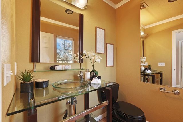 3634 Whispering Creek Cir, Stockton, CA 95219