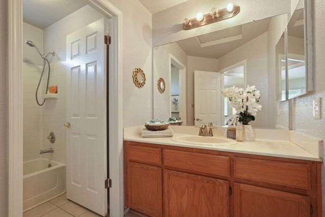 3634 Whispering Creek Cir, Stockton, CA 95219