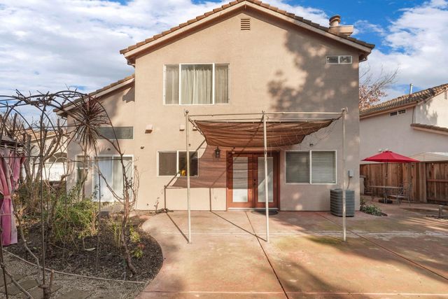 3634 Whispering Creek Cir, Stockton, CA 95219