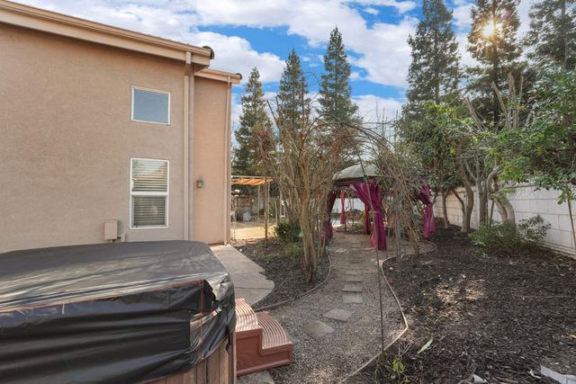 3634 Whispering Creek Cir, Stockton, CA 95219