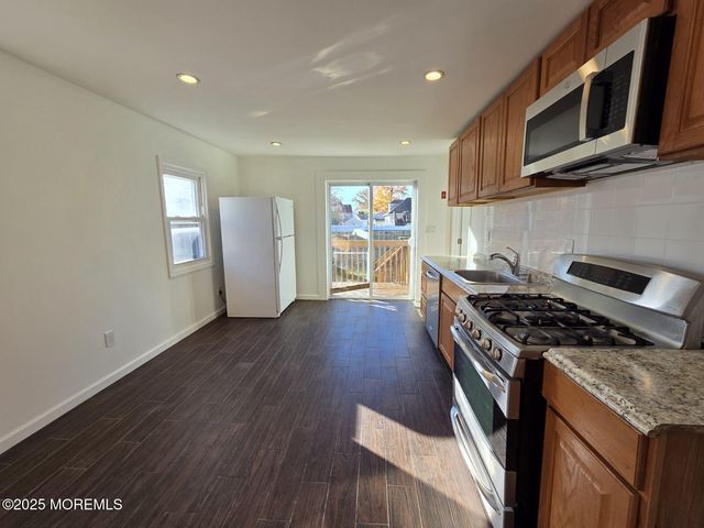 14 Cottage Place A, Keansburg, NJ 07734