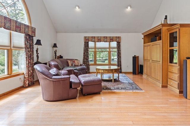 1 Sterling Dr, Hopkinton, MA 01748