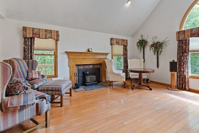 1 Sterling Dr, Hopkinton, MA 01748