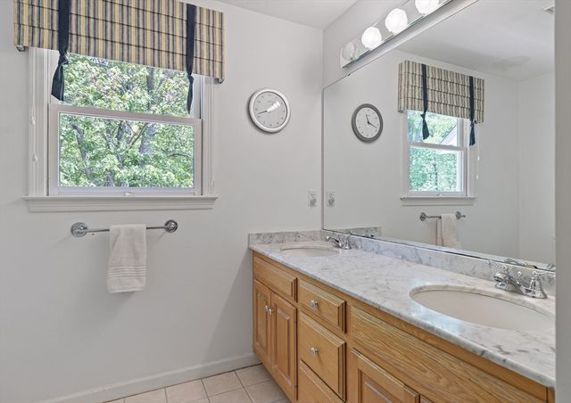 1 Sterling Dr, Hopkinton, MA 01748
