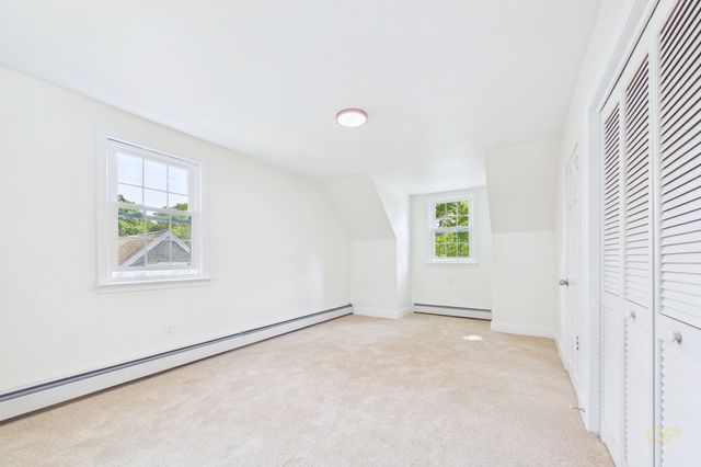 17 Winthrop Rd, Plymouth, MA 02360