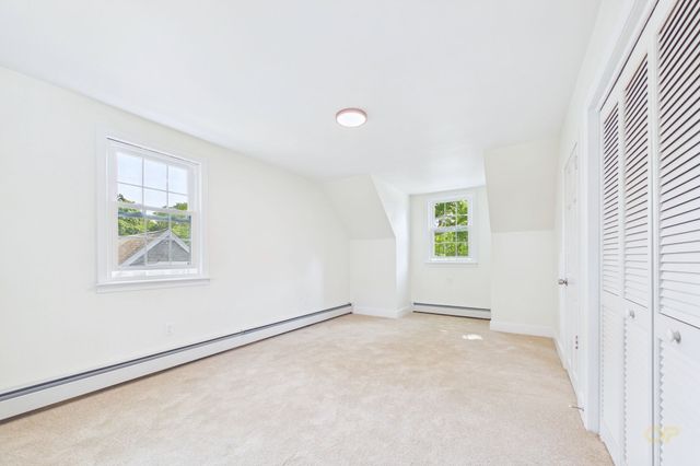 17 Winthrop Rd, Plymouth, MA 02360