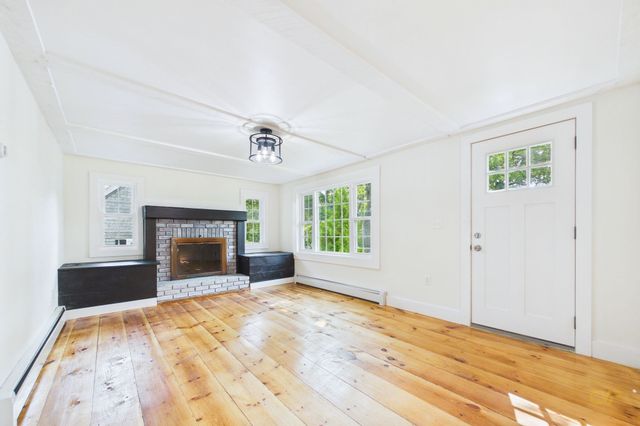 17 Winthrop Rd, Plymouth, MA 02360