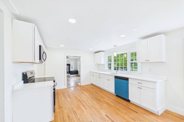 17 Winthrop Rd, Plymouth, MA 02360