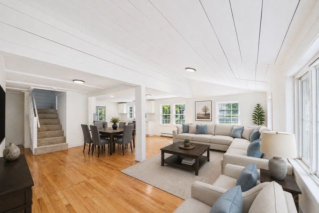 17 Winthrop Rd, Plymouth, MA 02360
