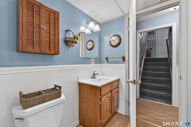 99 Dayton Road, Waterford, CT 06385